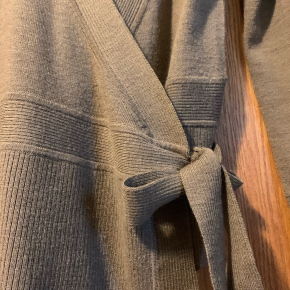 💯 Wool Wrap Cardigan - Picture 6 of 9